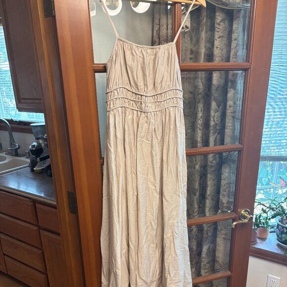 Folklore style cream colored dress size medium - Picture 1 of 3